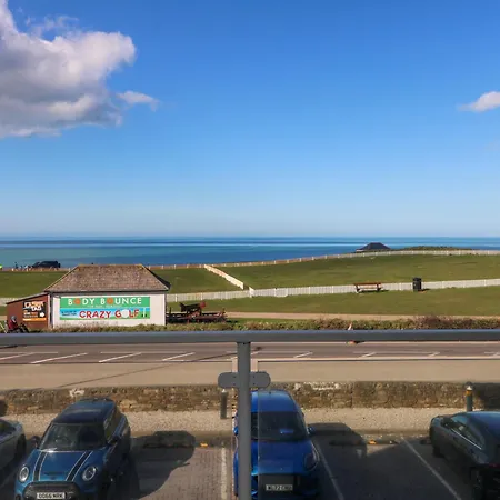 Whitewater Seaview Apartment